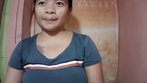 Snapshot of naughtymom_33 chatting on 12/18/25, 07:14 naughtymom_33 online show from 12/18/25, 07:14