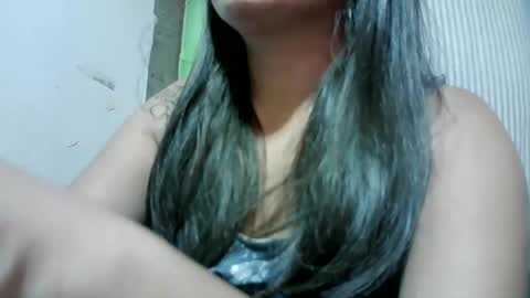 Snapshot of naughtymom_33 chatting on 02/13/26, 11:01 naughtymom_33 online show from 02/13/26, 11:01