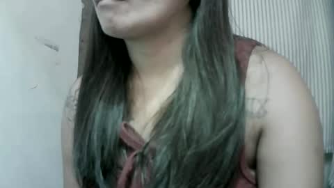 Snapshot of naughtymom_33 chatting on 02/20/26, 06:37 naughtymom_33 online show from 02/20/26, 06:37