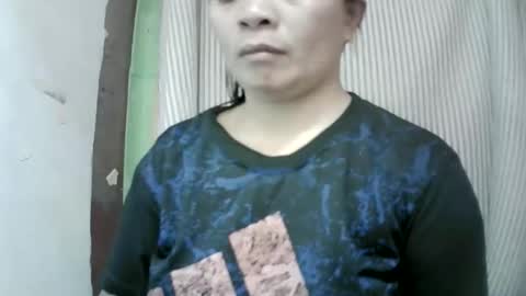 Snapshot of naughtymom_33 chatting on 02/24/26, 07:28 naughtymom_33 online show from 02/24/26, 07:28