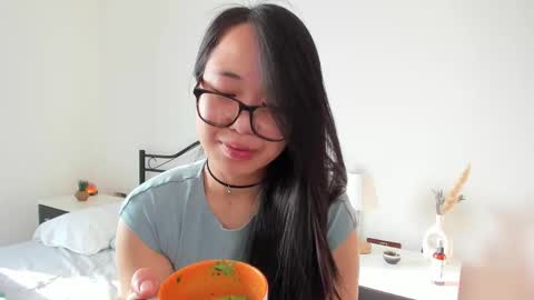 Gigi Chu  online show from 03/06/25, 08:41