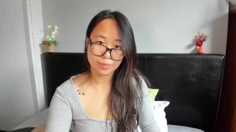 Snapshot of naughtynerdygirl chatting on 06/17/26, 10:17 Gigi Chu online show from 06/17/26, 10:17
