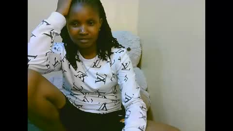 Snapshot of naughtysammur25 chatting on 11/07/25, 12:32 naughtyqueen online show from 11/07/25, 12:32