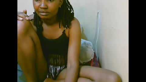 Snapshot of naughtysammur25 chatting on 11/12/25, 12:00 naughtyqueen online show from 11/12/25, 12:00