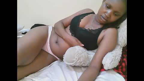 Snapshot of naughtysammur25 chatting on 11/30/25, 04:16 naughtyqueen online show from 11/30/25, 04:16