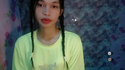 Snapshot of naughtysunshinepinay chatting on 06/17/26, 12:13 Celine online show from 06/17/26, 12:13