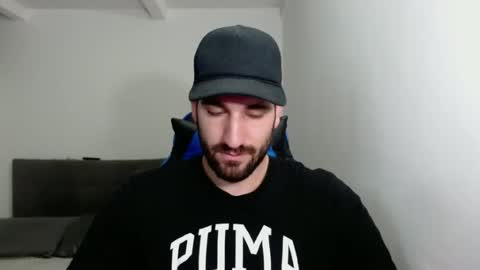 Snapshot of naugthy18boy chatting on 02/01/25, 01:51 Nico online show from 02/01/25, 01:51