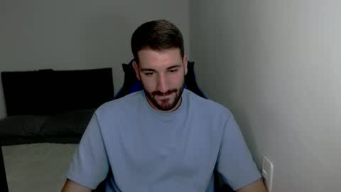 Snapshot of naugthy18boy chatting on 02/12/25, 01:27 Nico online show from 02/12/25, 01:27