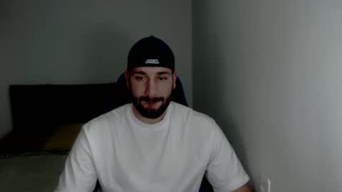 Snapshot of naugthy18boy chatting on 03/10/25, 05:39 Nico online show from 03/10/25, 05:39