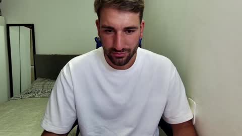 Snapshot of naugthy18boy chatting on 02/18/26, 07:43 Nico online show from 02/18/26, 07:43