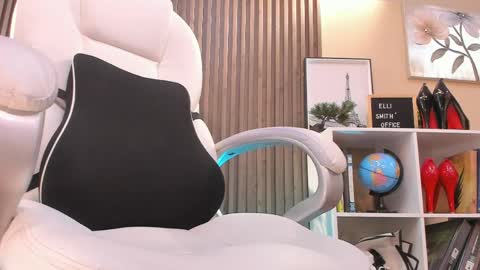 Snapshot of naugthyelli chatting on 05/22/26, 08:58 online show from 05/22/26, 08:58