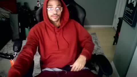 Snapshot of navonimoo chatting on 11/18/25, 10:36 navonimoo online show from 11/18/25, 10:36