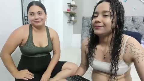 Snapshot of nay_and_aleja chatting on 01/30/25, 02:38 nay_and_aleja online show from 01/30/25, 02:38