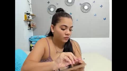 Snapshot of nay_and_aleja chatting on 09/16/25, 01:28 nay_and_aleja online show from 09/16/25, 01:28
