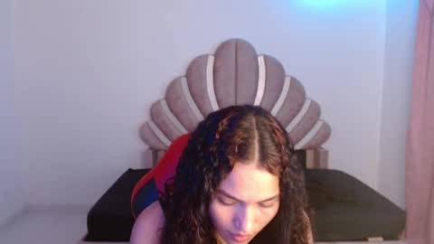 naya_fox1 online show from 12/21/25, 11:56