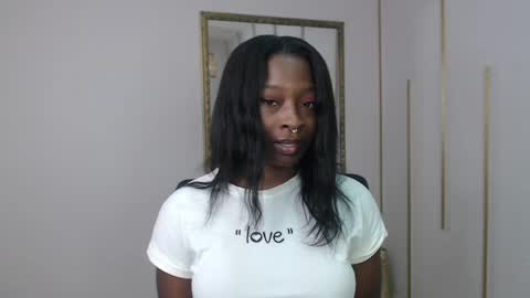 Nayaris 3 online show from 05/14/26, 02:35