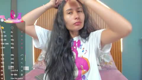 Naye  online show from 12/19/25, 03:46