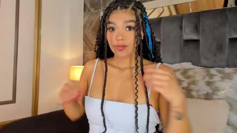 Snapshot of naylagrey chatting on 10/10/25, 11:31    online show from 10/10/25, 11:31