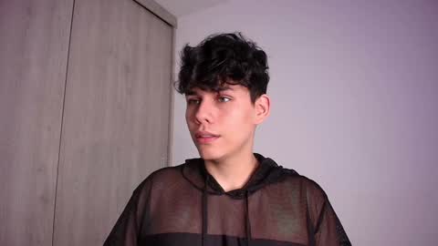 Snapshot of nayton_and_lex chatting on 01/06/25, 01:08 Naytoon online show from 01/06/25, 01:08