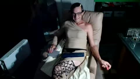 Snapshot of ndulgenetfun chatting on 01/17/25, 10:55 Hi Im CJ online show from 01/17/25, 10:55