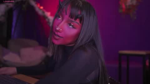 Nefertari online show from 10/28/25, 11:47