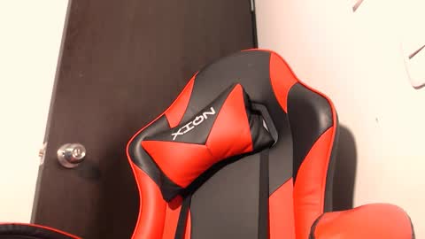 Laura   online show from 11/07/25, 11:05