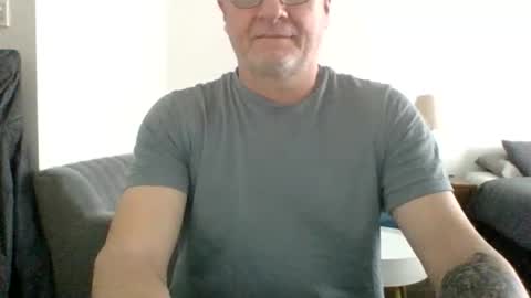 Snapshot of neckdown12 chatting on 09/20/25, 10:00 neckdown12 online show from 09/20/25, 10:00