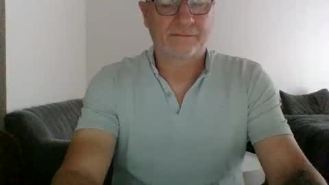 Snapshot of neckdown12 chatting on 12/19/25, 06:59 neckdown12 online show from 12/19/25, 06:59