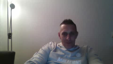 Snapshot of nederland77 chatting on 12/20/24, 07:39 nederland77 online show from 12/20/24, 07:39