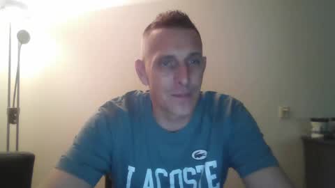 Snapshot of nederland77 chatting on 12/23/24, 07:20 nederland77 online show from 12/23/24, 07:20