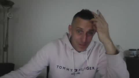 Snapshot of nederland77 chatting on 12/24/24, 06:55 nederland77 online show from 12/24/24, 06:55