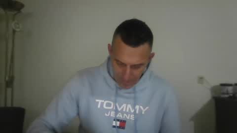 Snapshot of nederland77 chatting on 12/25/24, 06:52 nederland77 online show from 12/25/24, 06:52