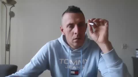 Snapshot of nederland77 chatting on 12/25/24, 09:56 nederland77 online show from 12/25/24, 09:56