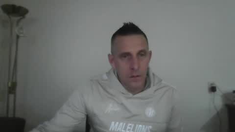 Snapshot of nederland77 chatting on 12/26/24, 03:42 nederland77 online show from 12/26/24, 03:42