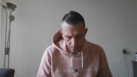 Snapshot of nederland77 chatting on 12/27/24, 09:28 nederland77 online show from 12/27/24, 09:28