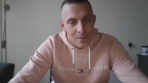 Snapshot of nederland77 chatting on 12/28/24, 08:48 nederland77 online show from 12/28/24, 08:48