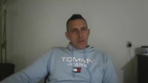 Snapshot of nederland77 chatting on 12/29/24, 05:21 nederland77 online show from 12/29/24, 05:21