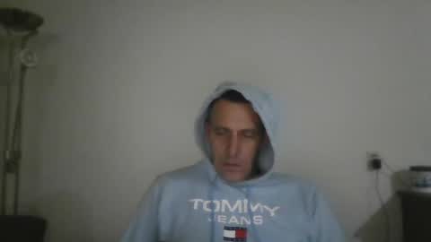 Snapshot of nederland77 chatting on 12/30/24, 06:31 nederland77 online show from 12/30/24, 06:31