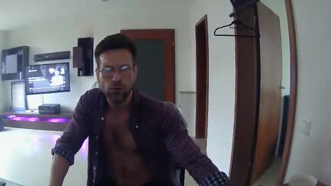 Snapshot of needfullthx chatting on 11/08/25, 07:19 Sebastian online show from 11/08/25, 07:19