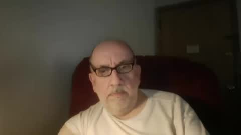 Snapshot of needlesslove chatting on 07/11/26, 12:24 Tom online show from 07/11/26, 12:24