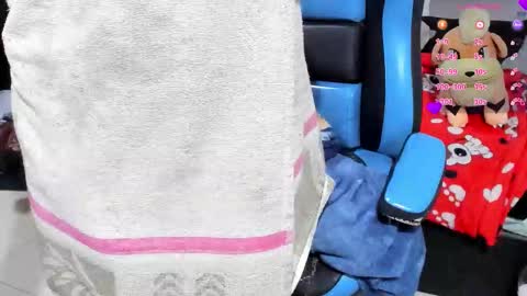 Geek Nicole    im Neeko UwU online show from 11/13/25, 03:55