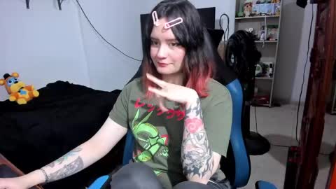 Geek Nicole    im Neeko UwU online show from 05/16/26, 03:55