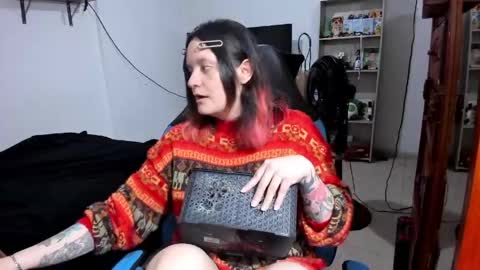 Geek Nicole    im Neeko UwU online show from 05/17/26, 04:36