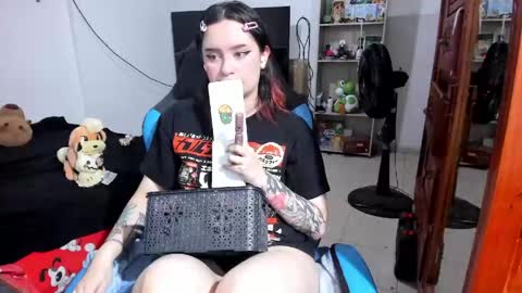 Geek Nicole    im Neeko UwU online show from 05/28/26, 10:51