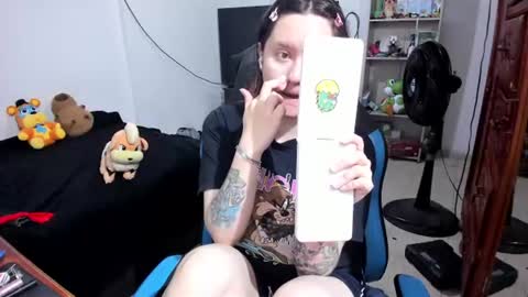 Snapshot of neeko_lol_ chatting on 06/16/26, 11:46 Geek Nicole im Neeko UwU online show from 06/16/26, 11:46