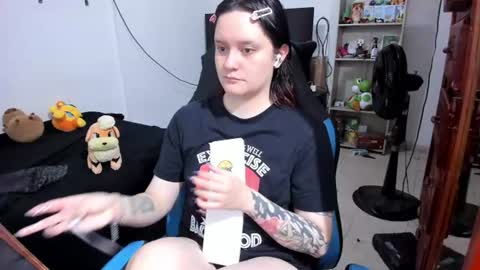 Snapshot of neeko_lol_ chatting on 06/25/26, 11:59 Geek Nicole im Neeko UwU online show from 06/25/26, 11:59