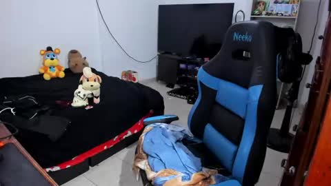 Snapshot of neeko_lol_ chatting on 07/09/26, 11:47 Geek Nicole im Neeko UwU online show from 07/09/26, 11:47