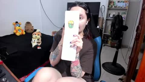 Snapshot of neeko_lol_ chatting on 07/15/26, 11:48 Geek Nicole im Neeko UwU online show from 07/15/26, 11:48