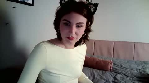 nefertiti_queen online show from 10/13/25, 08:20