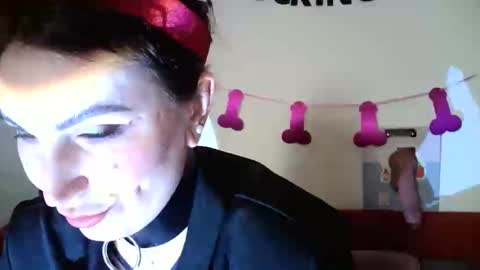 nefertiti_queen online show from 02/17/26, 10:16